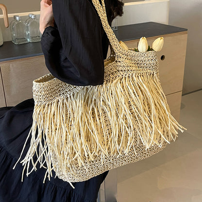 Straw Woven Women's Large Capacity Tassel Shoulder Bag