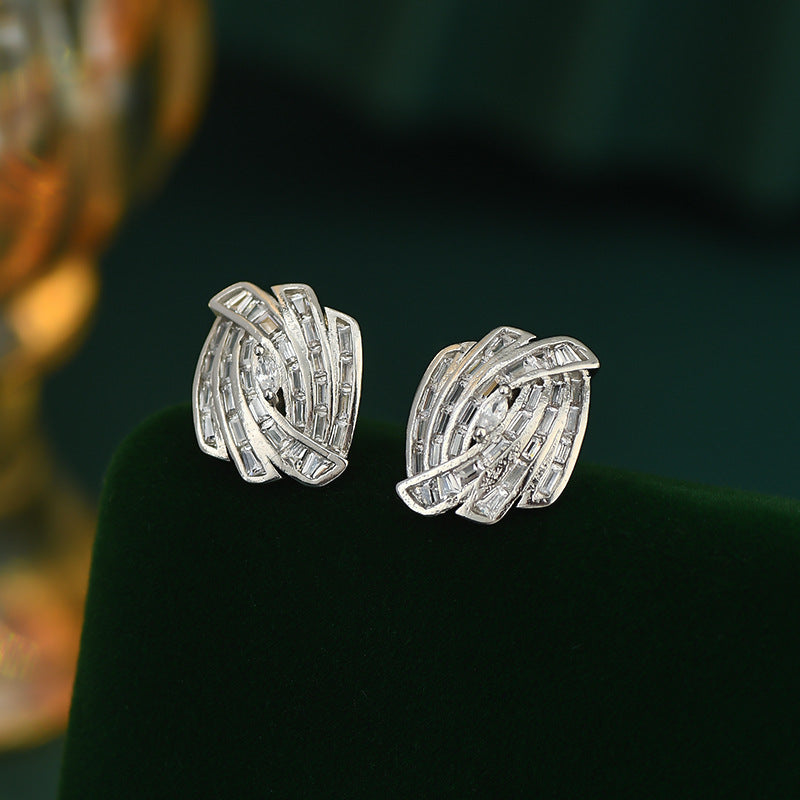 Fashion Micro Zircon-encrusted Stud Earrings Women