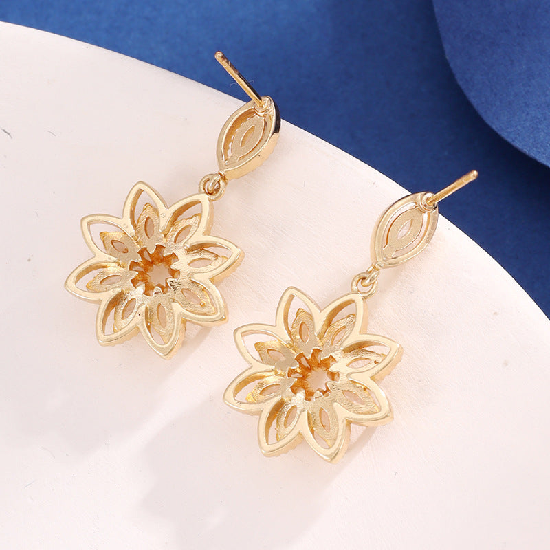 Ice Crystal Snowflake Ear Stud Female Hollowed Fashion