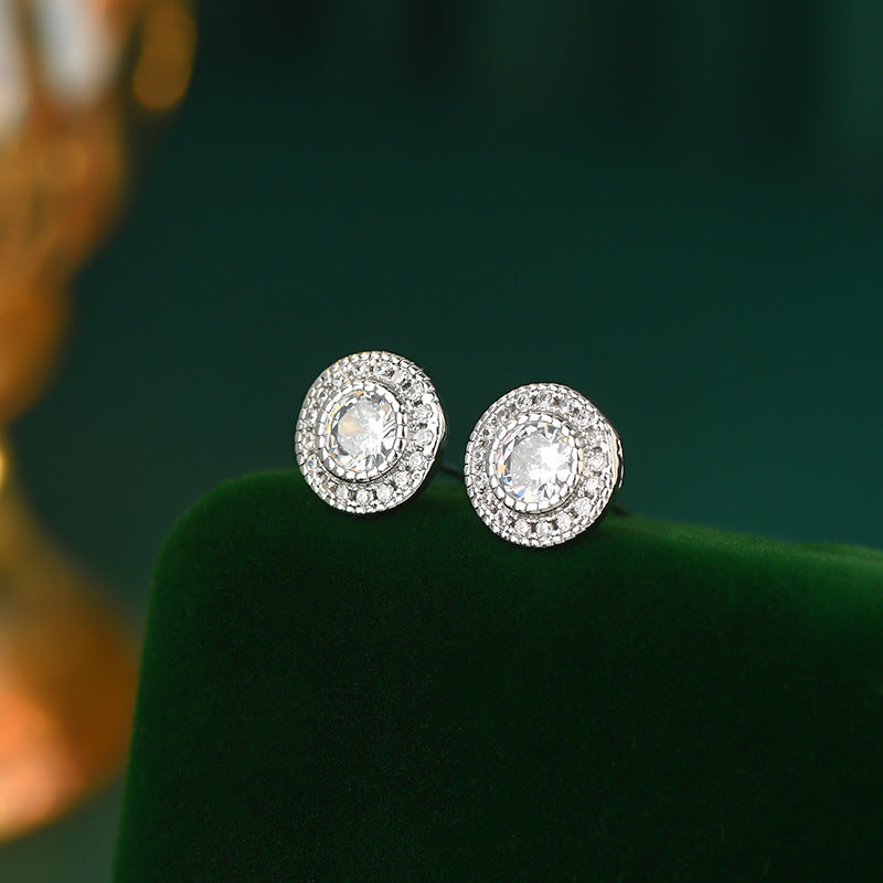 Simple Design Micro-inlaid Diamond Super Shiny Round Studs